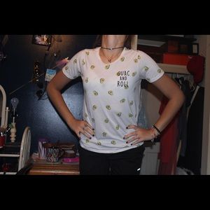 cute summer shirt! let’s guac and roll!